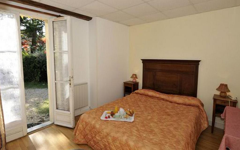 Hotel Le Compostelle Vézelay Zimmer foto